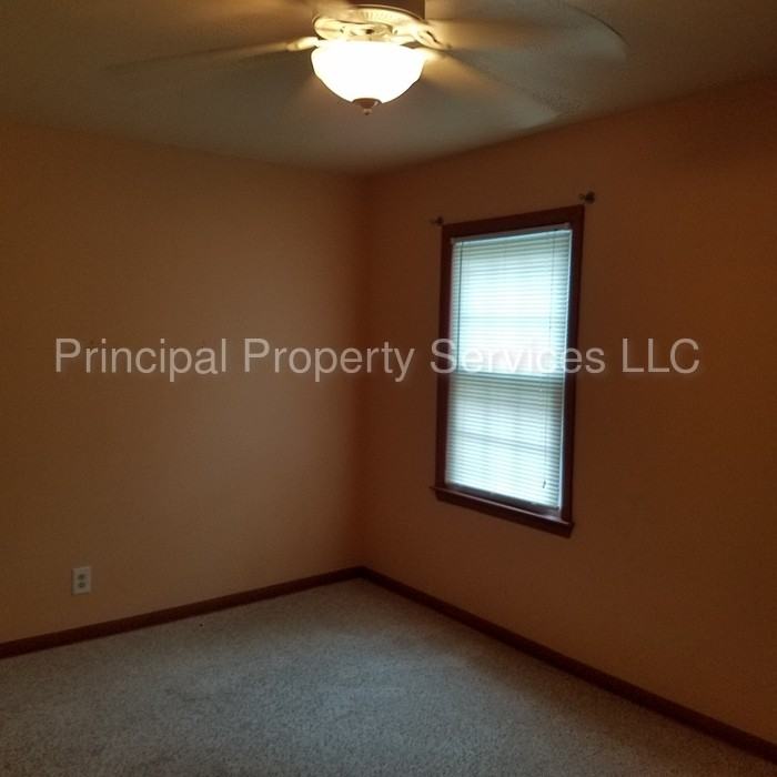 953 Hickory Hill Dr - Photo 3 of 42