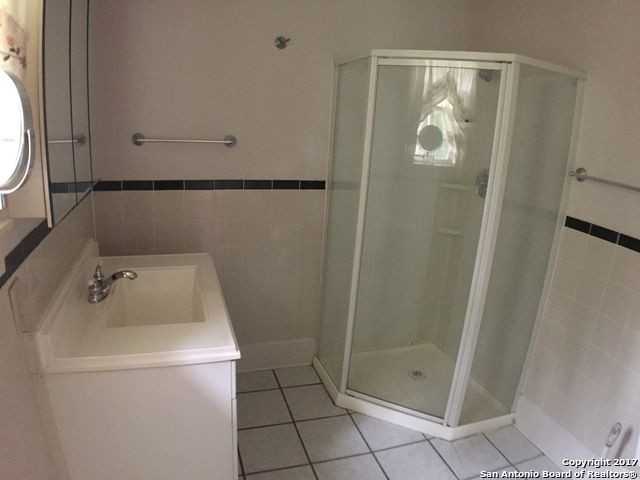 146 Elaine Rd - Photo 3 of 22