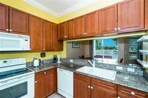 3401 Lakeside Dr #3C - Photo 3 of 8