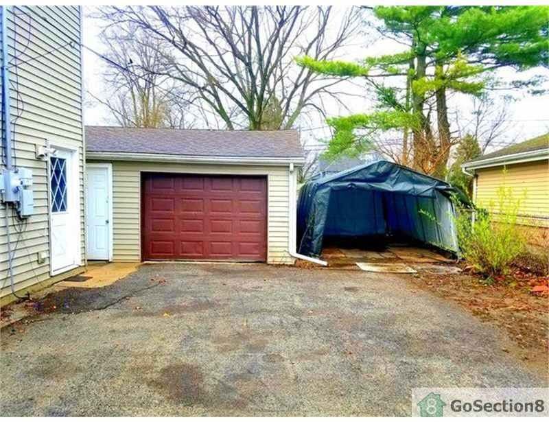 3423 Wallace Ave - Photo 2 of 10