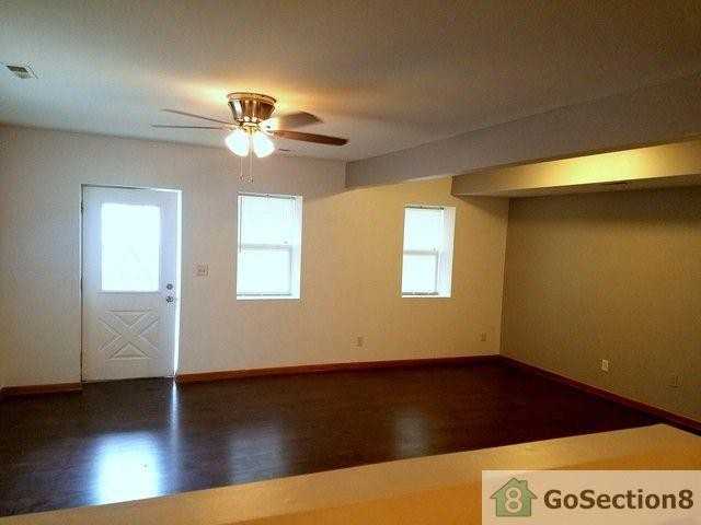 3423 Wallace Ave - Photo 3 of 10