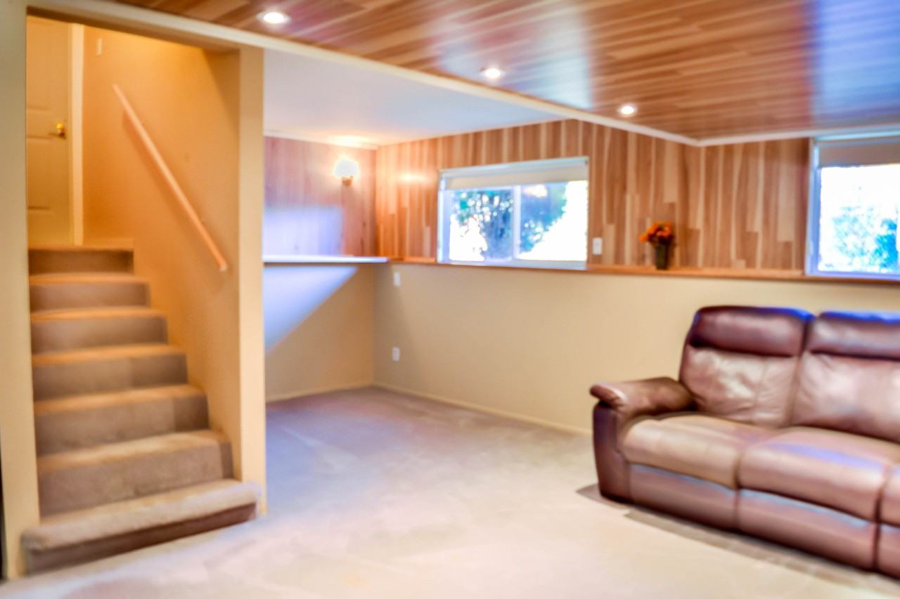 5030 49 Street - Photo 3 of 9