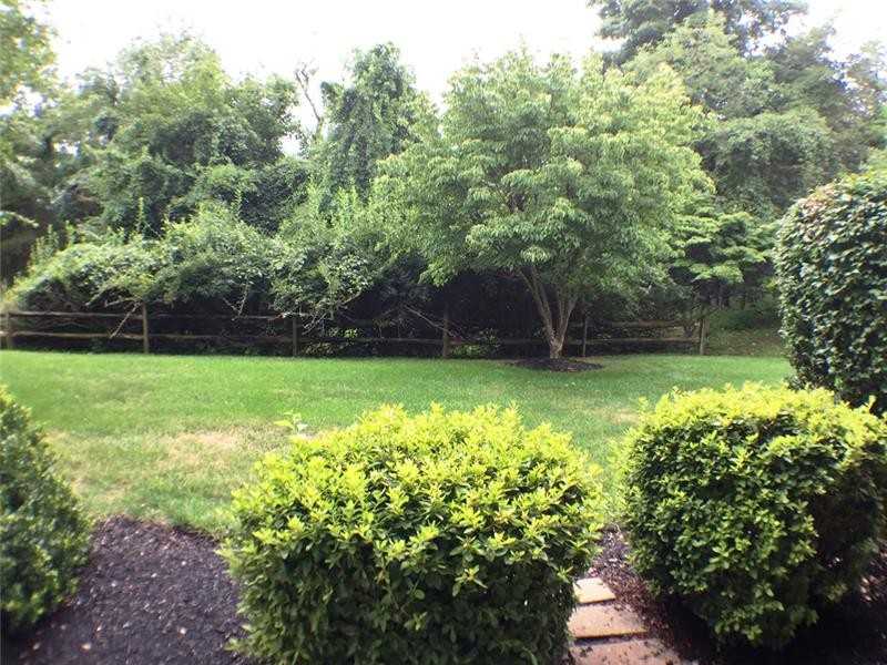 128 Arbor Way - Photo 2 of 22