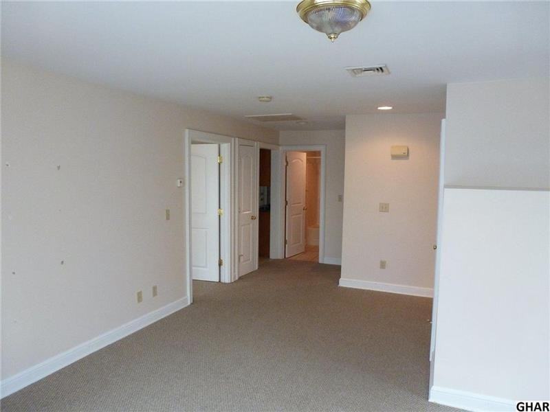 833 Market St - Photo 2 of 12