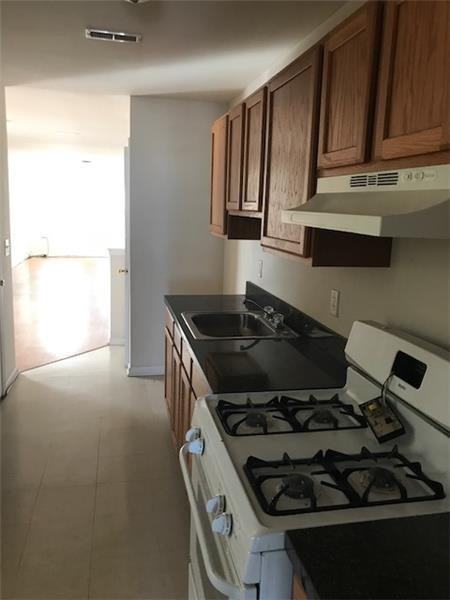 114 State St #C - Photo 2 of 6