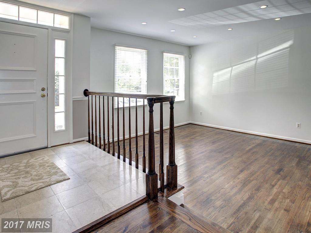 5723 Brewer House Cir - Photo 2 of 30