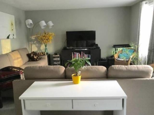 55 Freeman Ave - Photo 3 of 6
