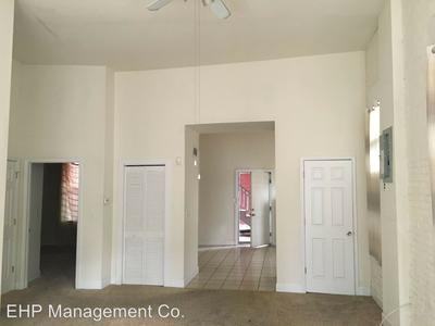 2732 S Jefferson Ave - Photo 3 of 9