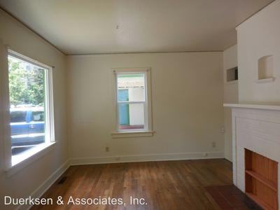 205 NW Jackson Ave - Photo 3 of 7