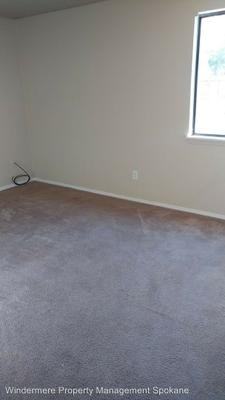 737 S Hatch St - Photo 3 of 6