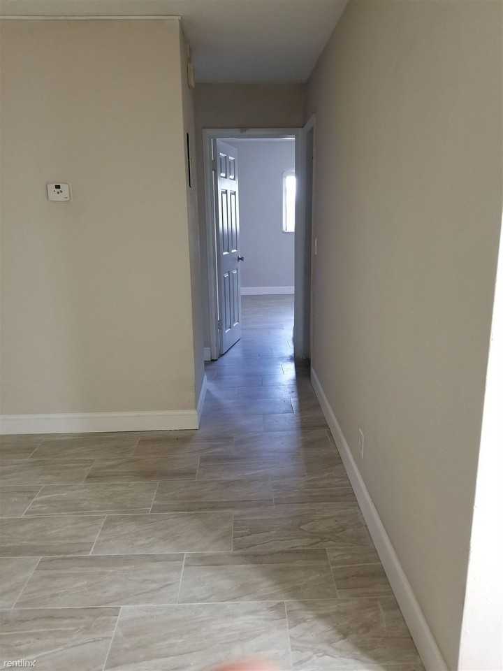 Oakwood Apartments - Photo 3 of 5