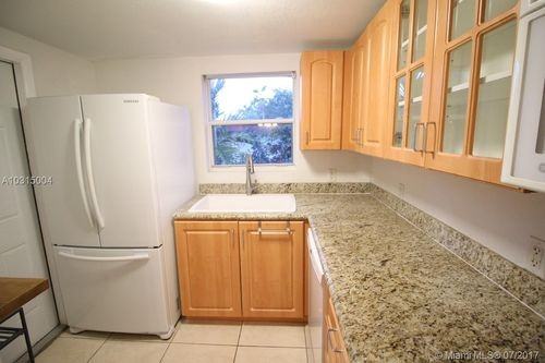 1150 99th St - Photo 2 of 8