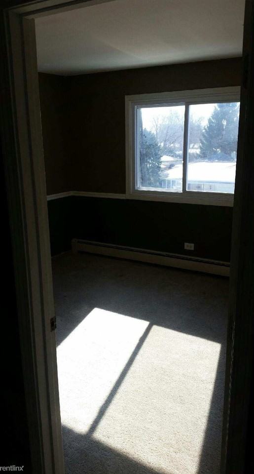 17242 71st Ct - Photo 3 of 5