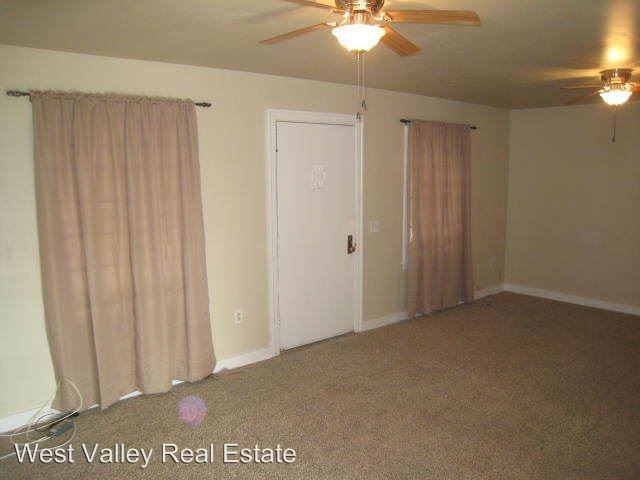 27545 Cypress St - Photo 3 of 13