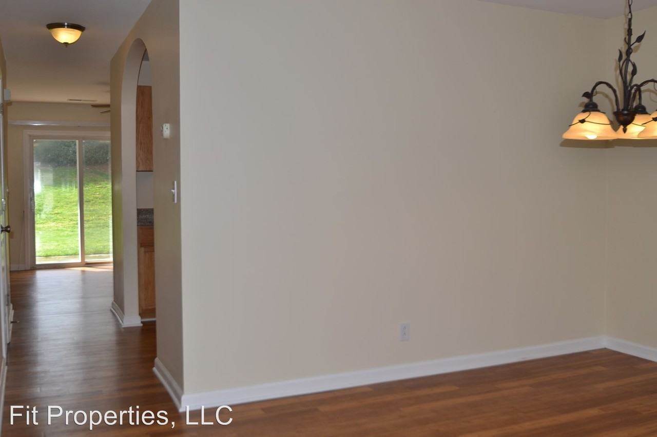 7499 7499 Bluff Point Ln - Waterside Crossing Townhouse - Photo 3 of 8