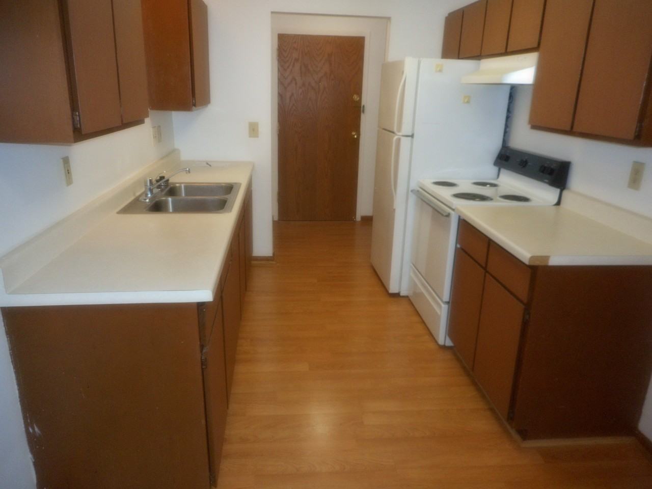 1880 Newport St - Photo 3 of 6