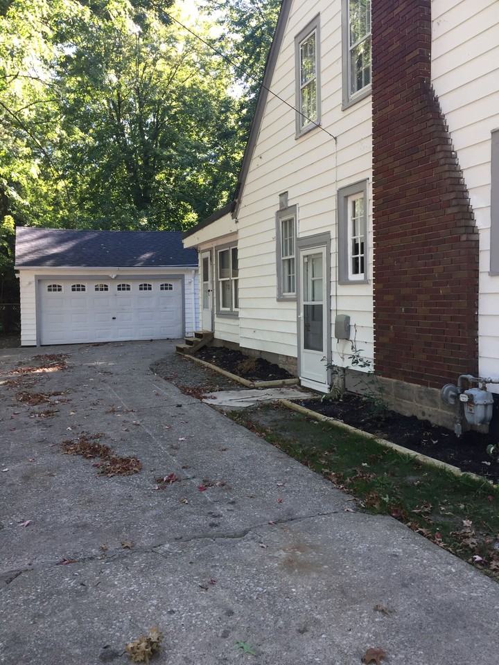 33868 Lakeview Dr - Photo 2 of 20