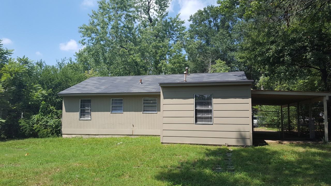 3881 Windy Ave - Photo 2 of 6