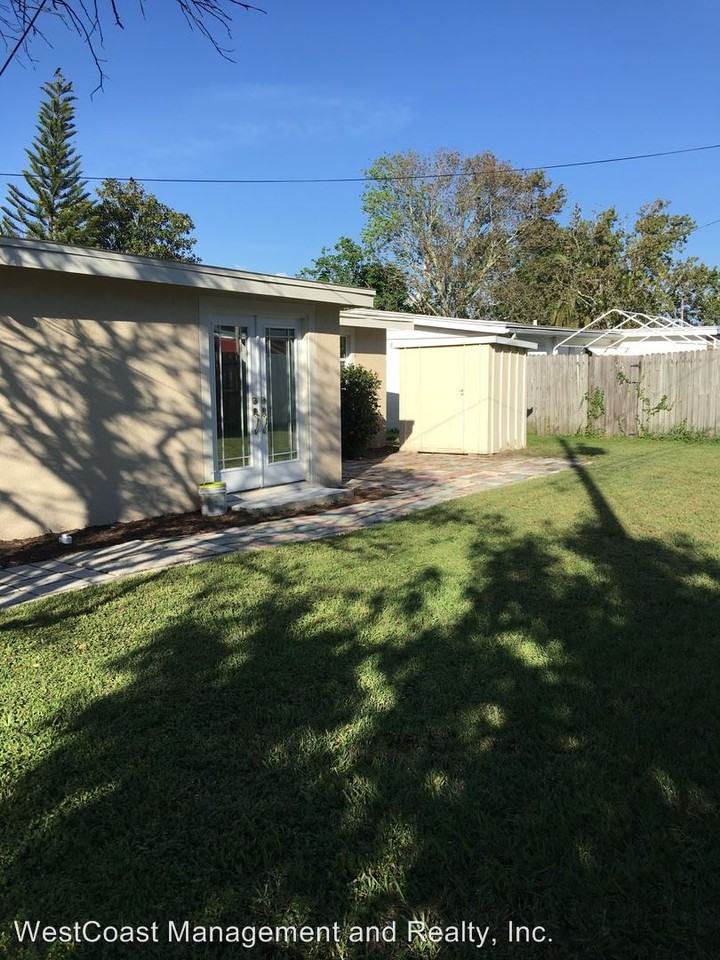 10132 115th Ave N - Photo 3 of 14