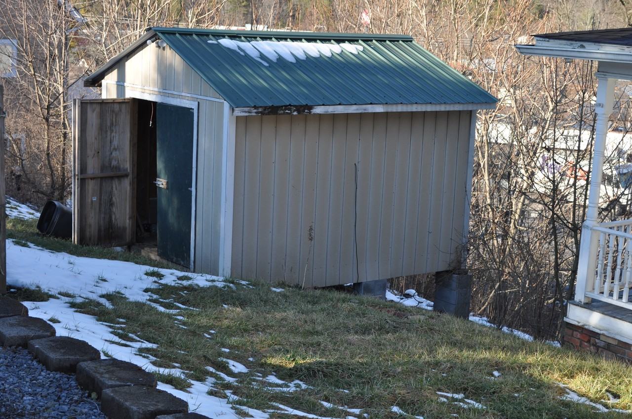 135 Little Vine Dr - Photo 2 of 8