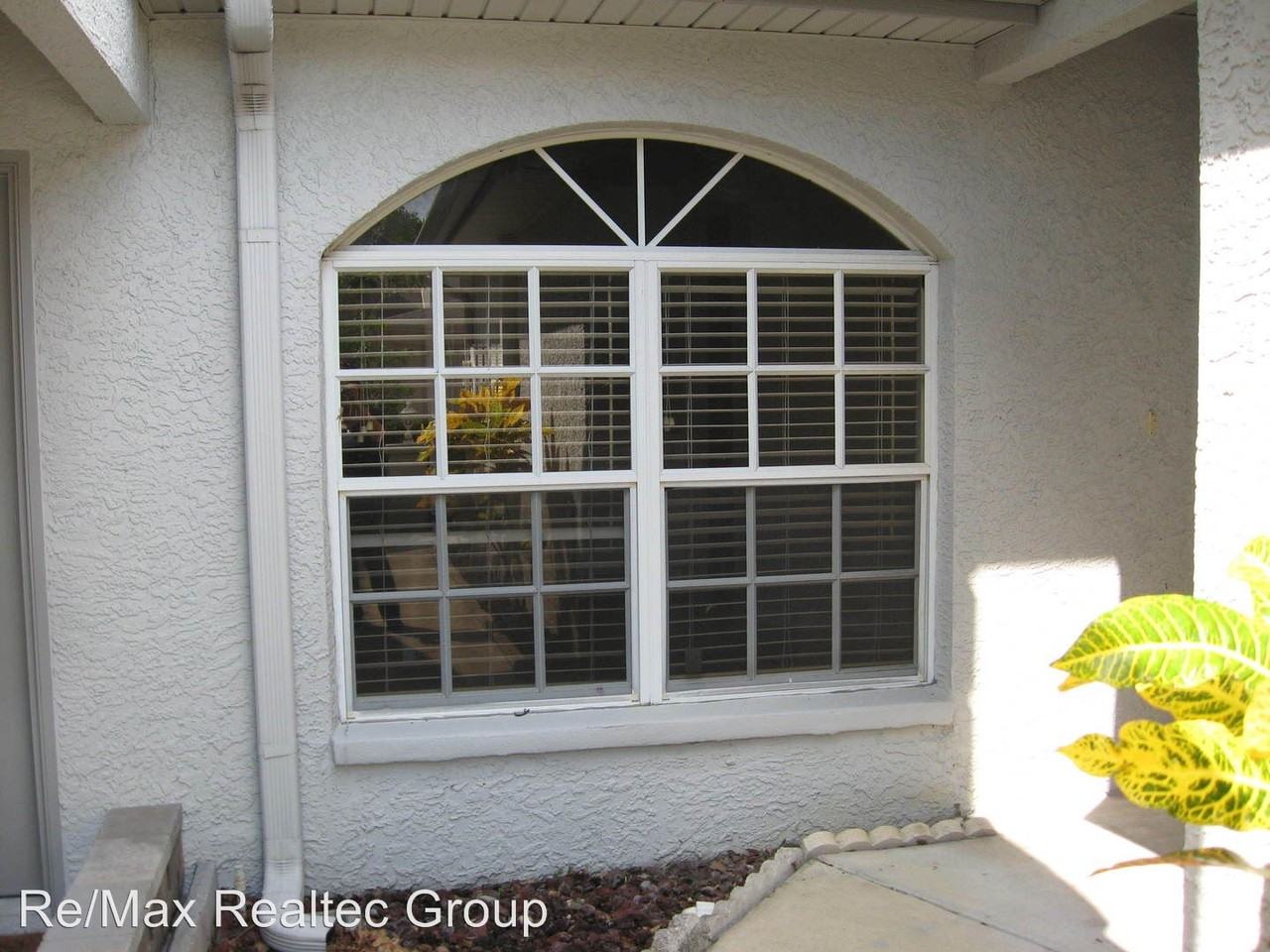 2576 Pine Cove Ln - Photo 3 of 29