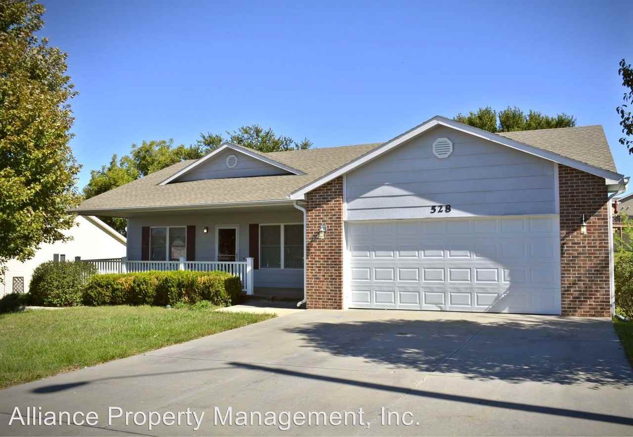 528 Harland Dr - Photo 2 of 16