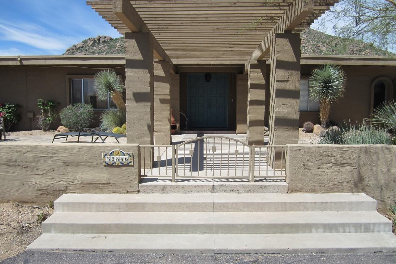 35846 N Tom Darlington Dr - Photo 2 of 8