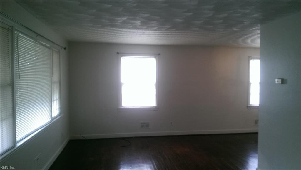 2930 Corprew Ave - Photo 3 of 10