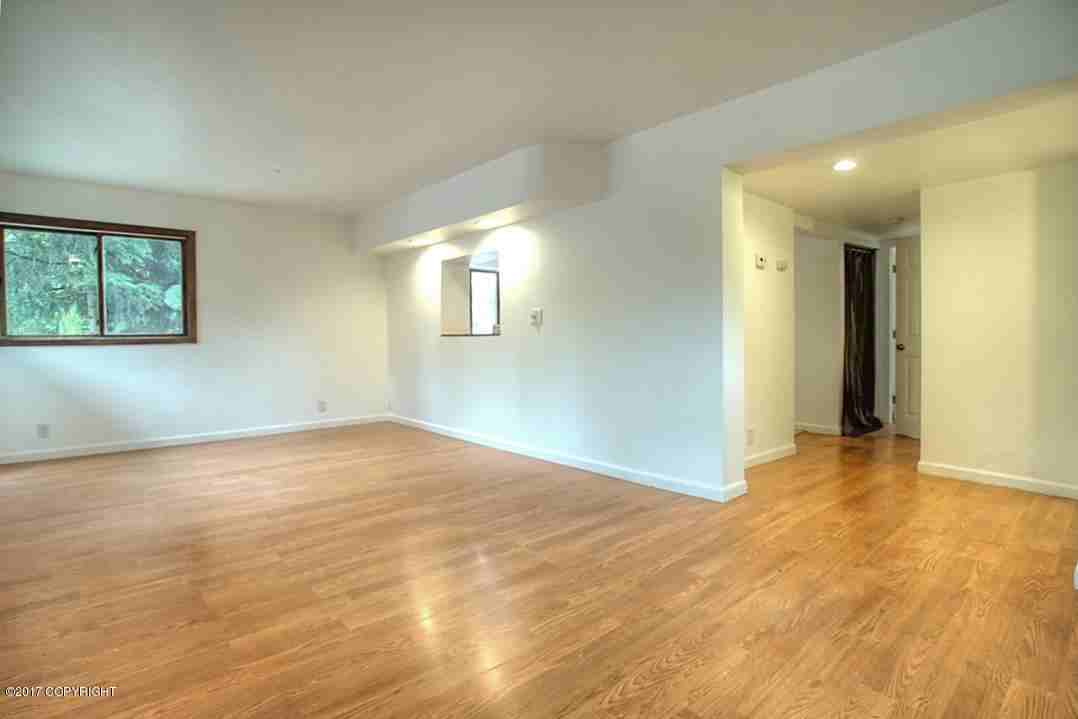 3102 Lois Dr - Photo 3 of 45