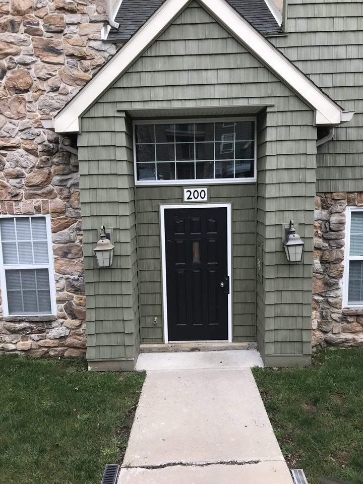 205 Deer Run - Photo 2 of 14