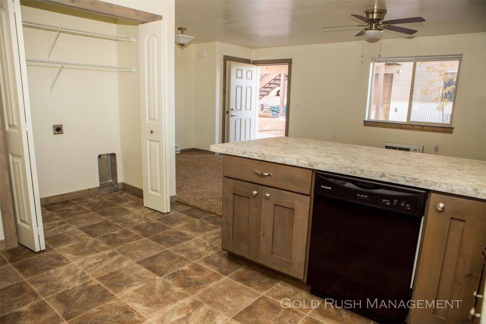 3245 2nd St - Photo 3 of 15