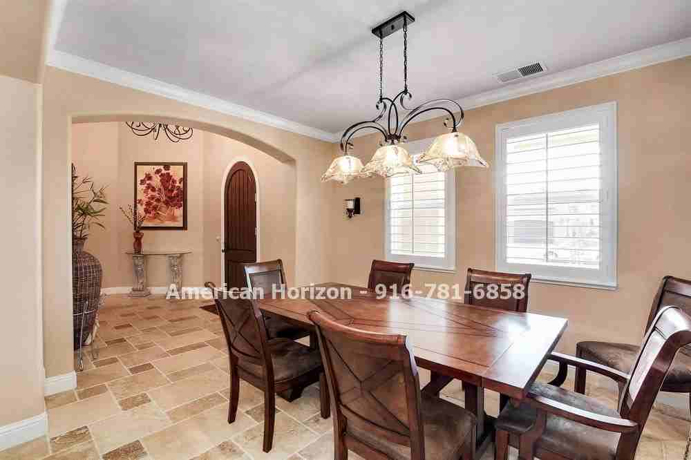 1656 Calabria Way - Photo 3 of 16