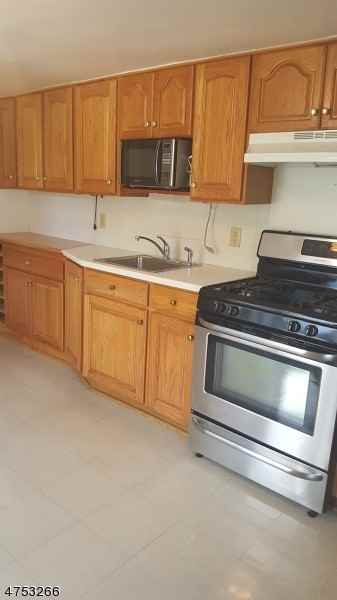 313 Main Ave - Photo 2 of 11