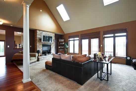 1331 Troon St - Photo 3 of 16