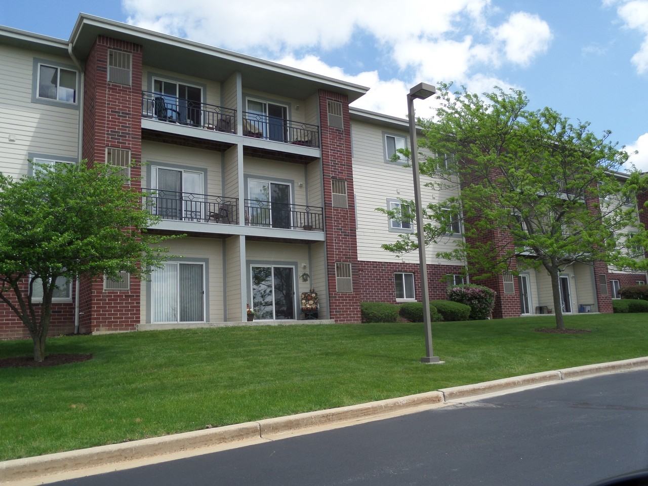 Prairie Ridge Senior - Photo 2 of 8