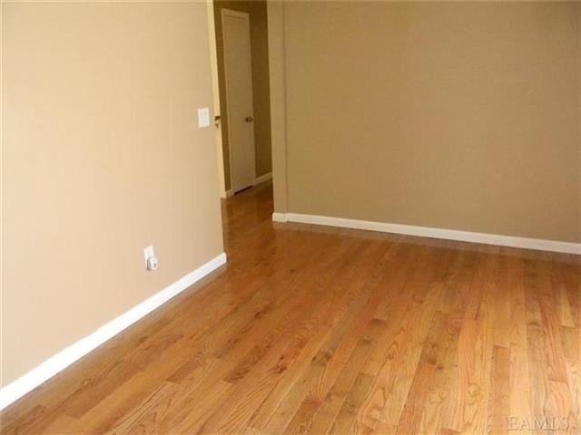 243 Oak Ridge Rd - Photo 3 of 16