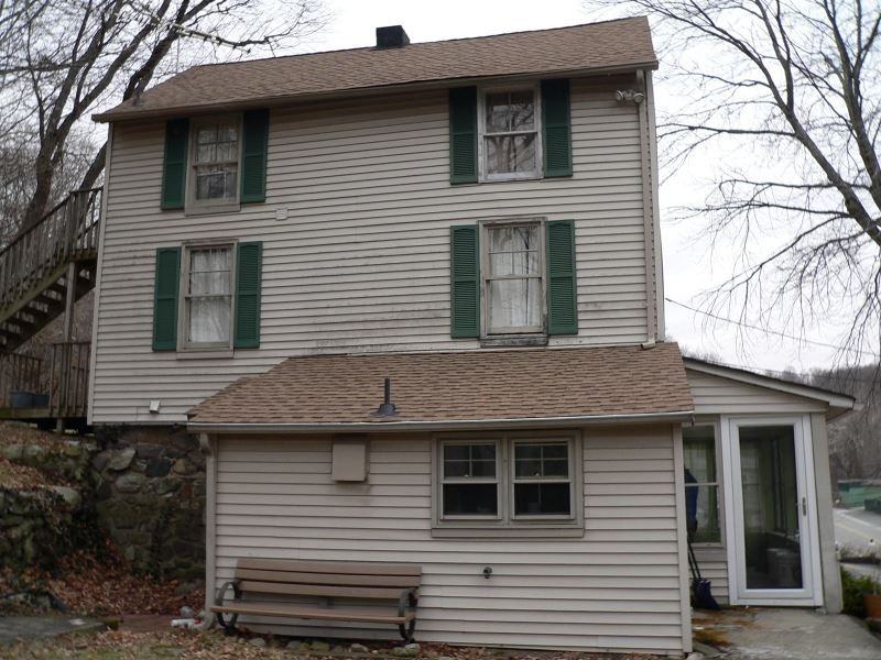 155 Hamburg Turnpike - Photo 2 of 10