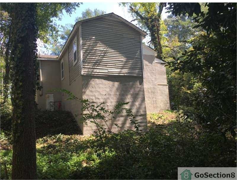 2015 Lewis Rd SE - Photo 2 of 9