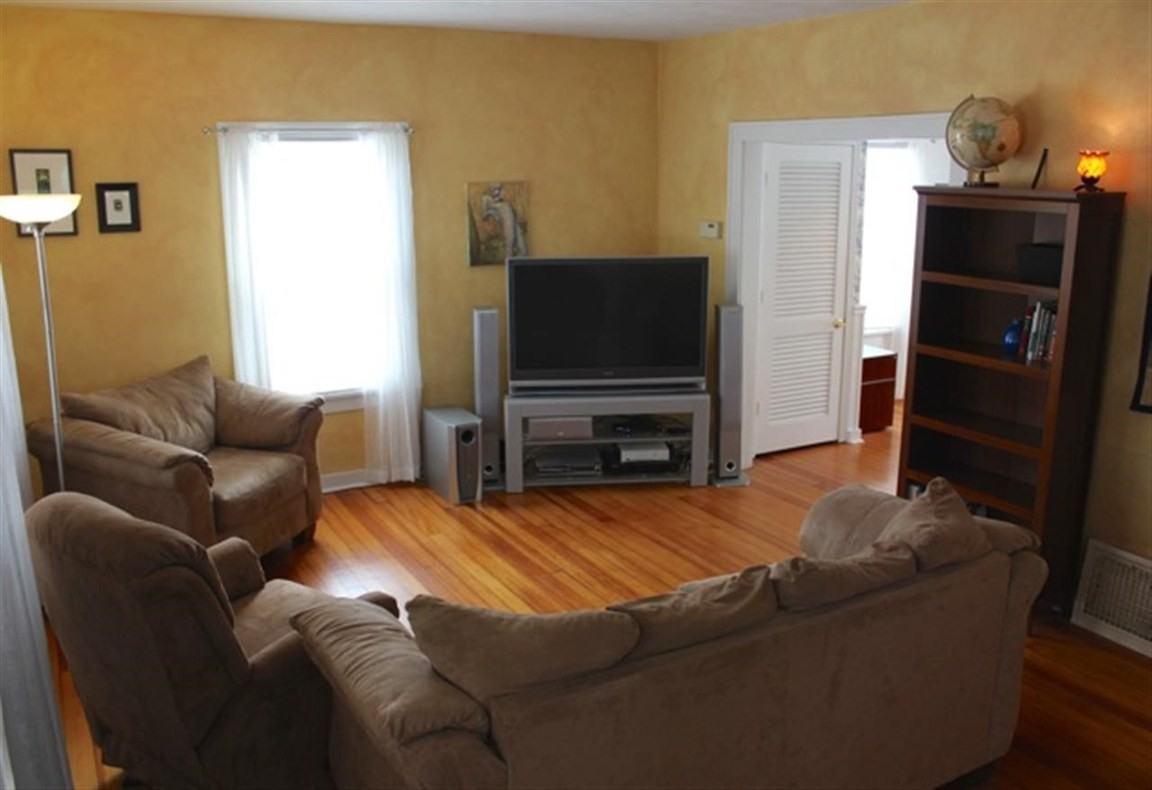 168 15th Avenue Moline - Photo 3 of 8