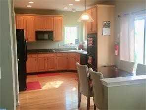 10 St Andrews Ct - Photo 3 of 24