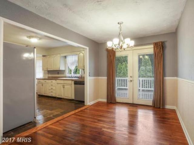 1806 Chester Dr - Photo 3 of 6