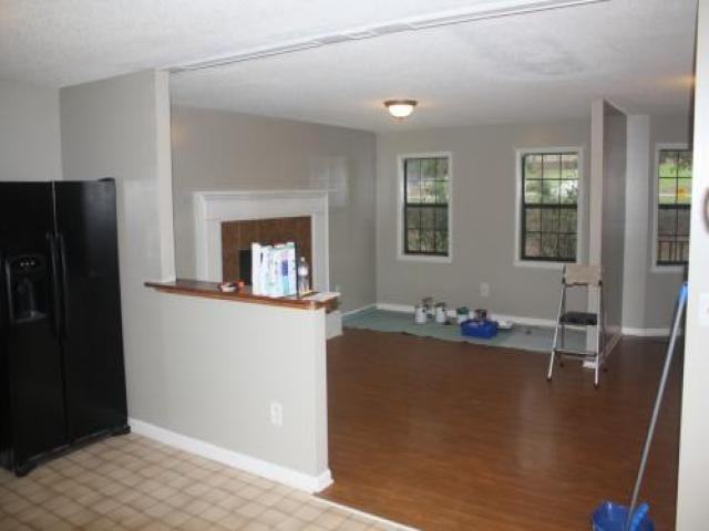 726 Arrowhead Ln - Photo 2 of 5