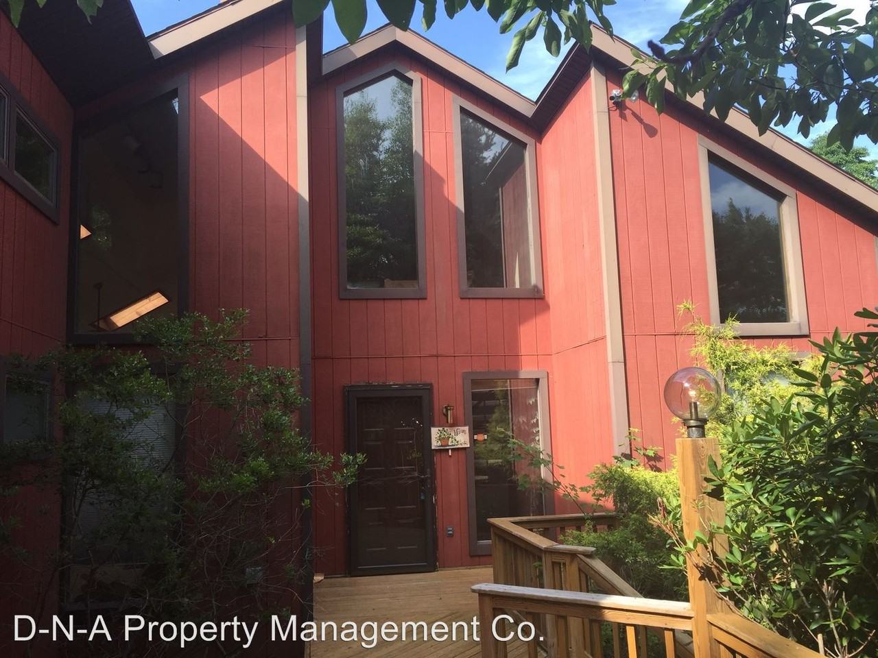 211 Overland Dr - Photo 2 of 30