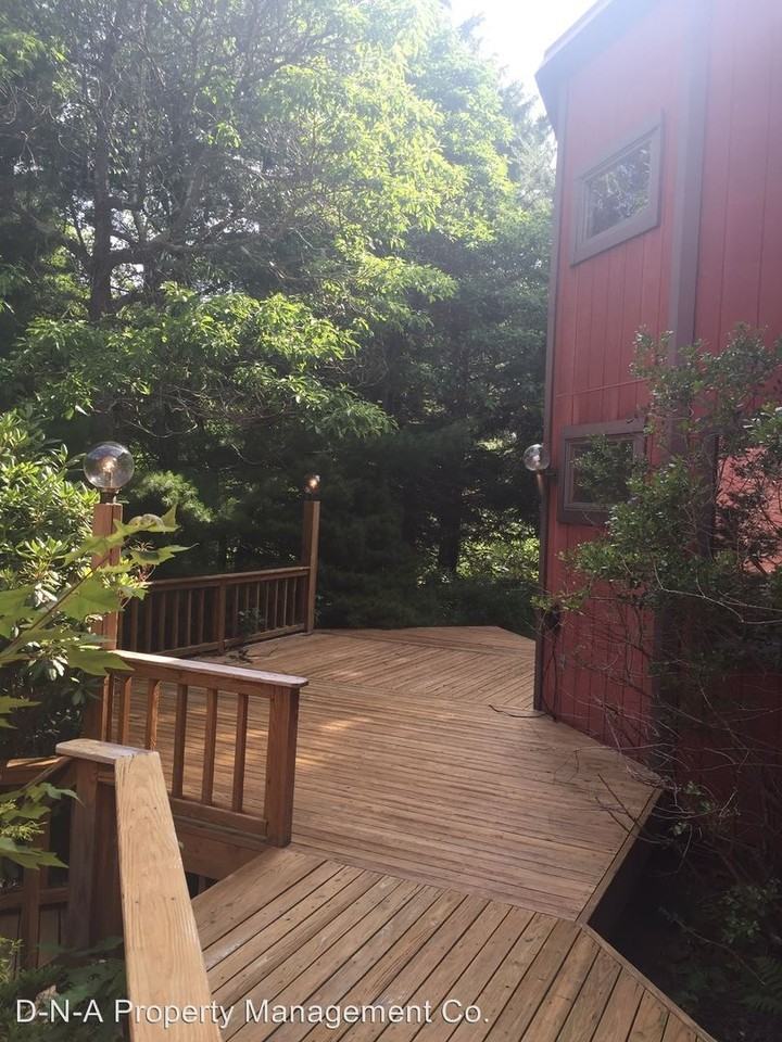 211 Overland Dr - Photo 3 of 30