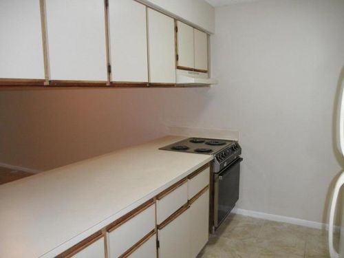 704 Riverside Dr - Photo 3 of 4