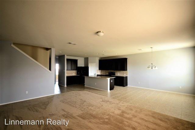 402 W Vega Ln - Photo 3 of 29