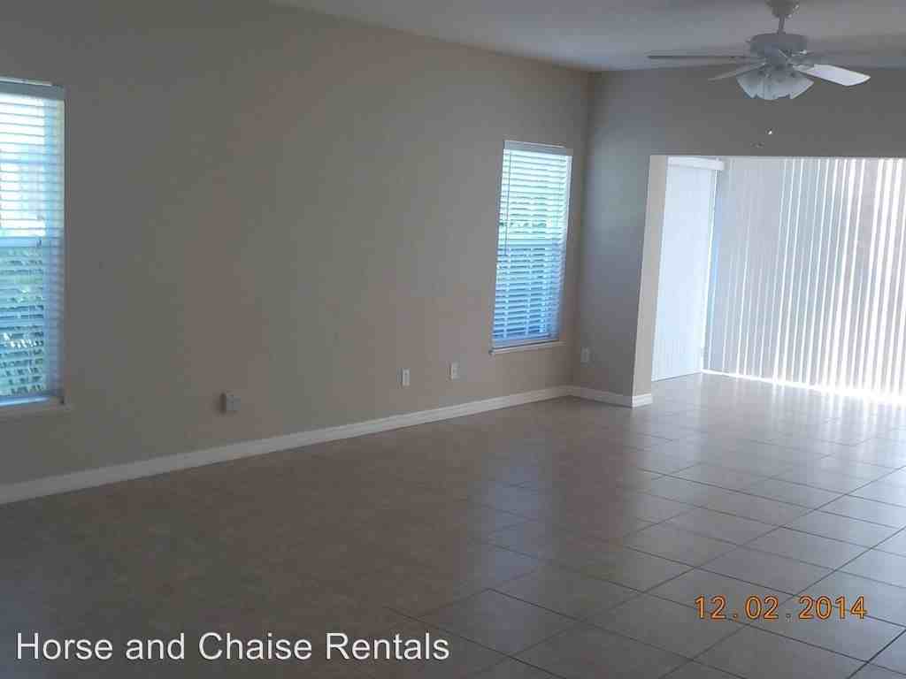 442 Sunset Lake Blvd #101 - Photo 3 of 13