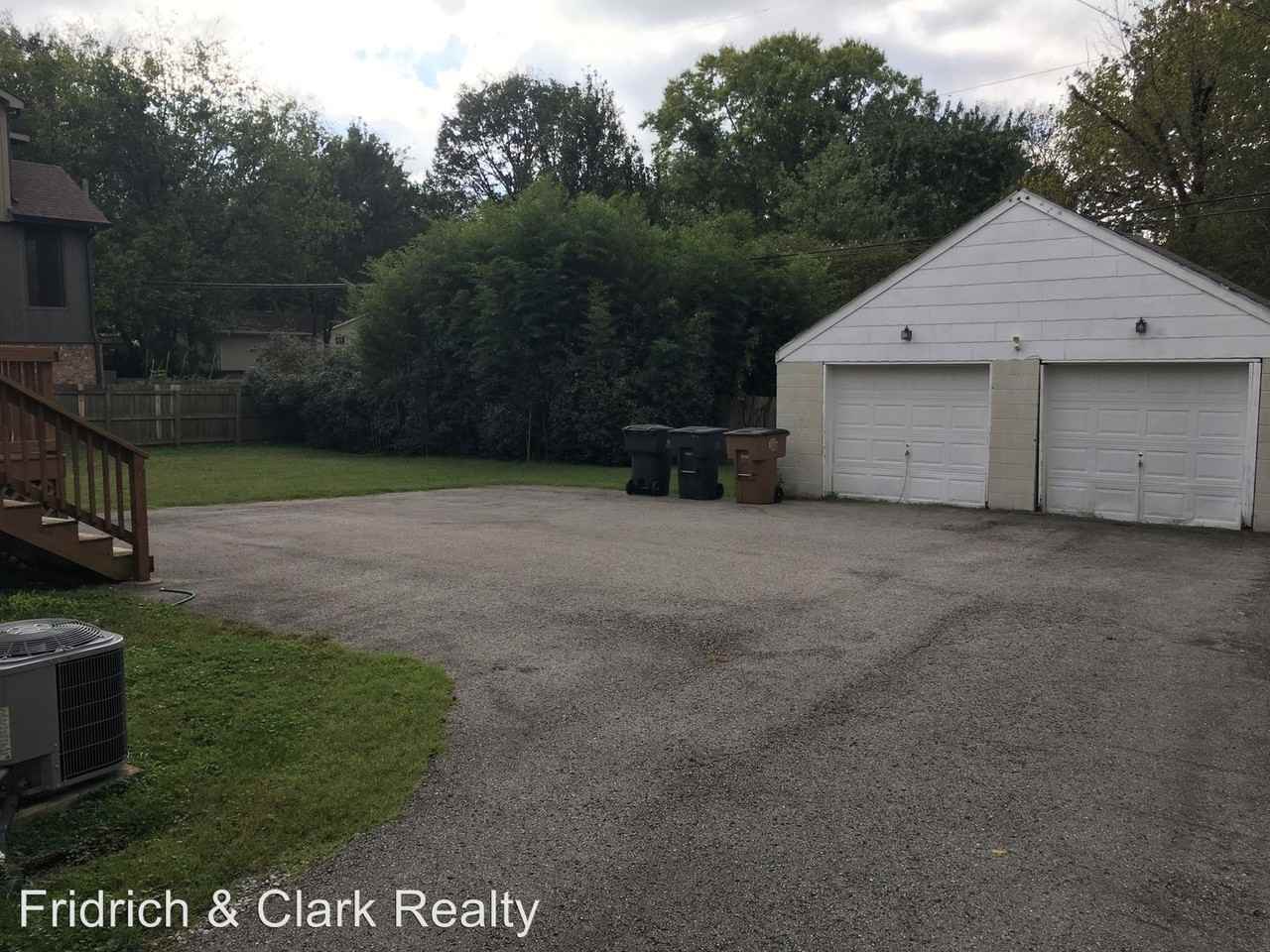 112 Lasalle Ct - Photo 2 of 16