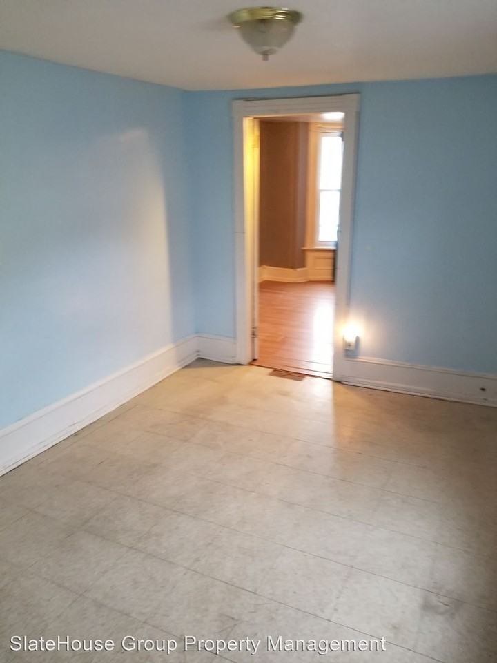 348 S 11th St - Photo 3 of 10