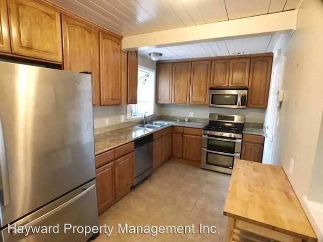 24916 Lucien Way - Photo 3 of 9